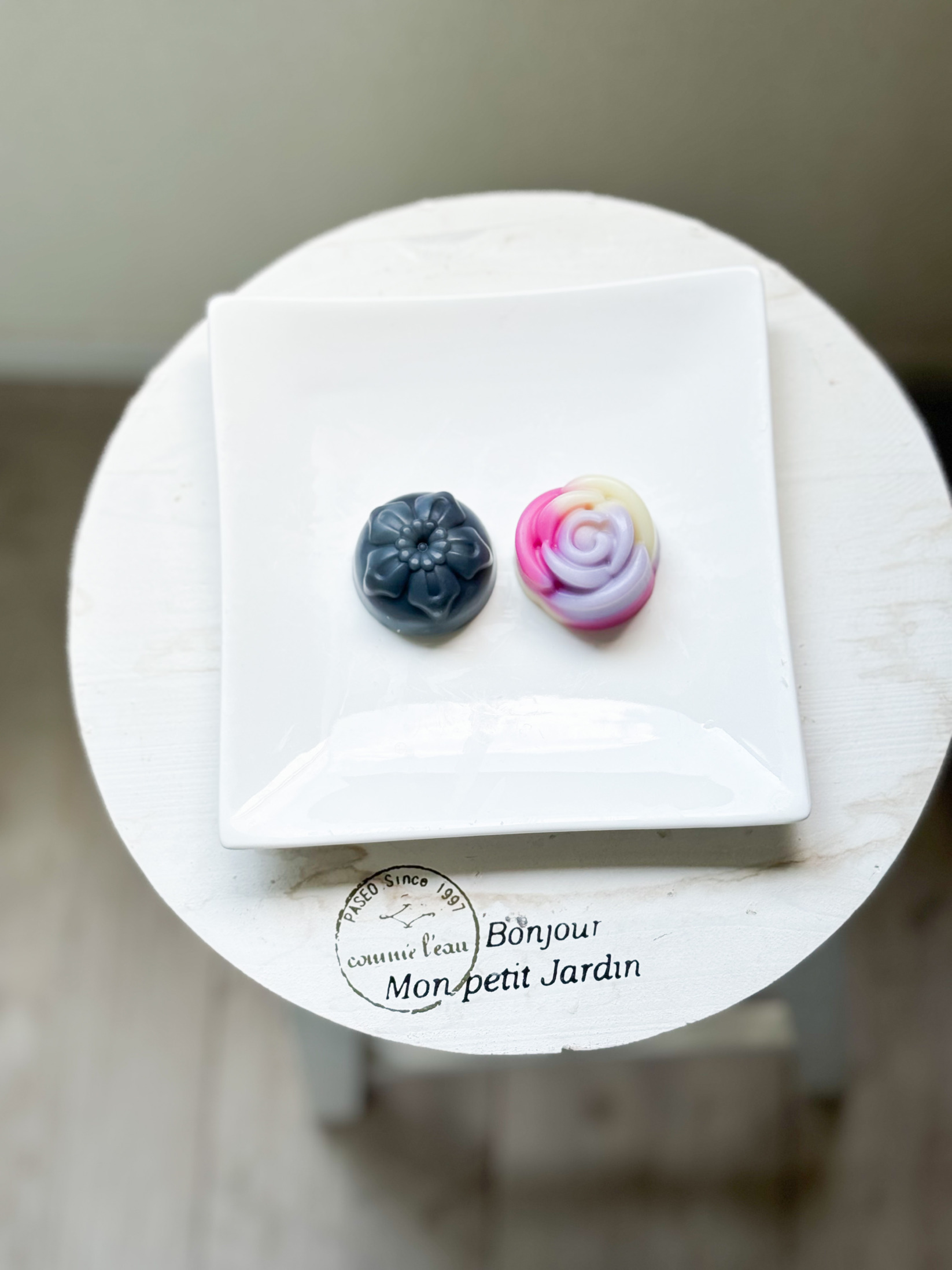 ライオンズゲートの石けん・ミニ薔薇＆炭のジャンプーバー・お花　