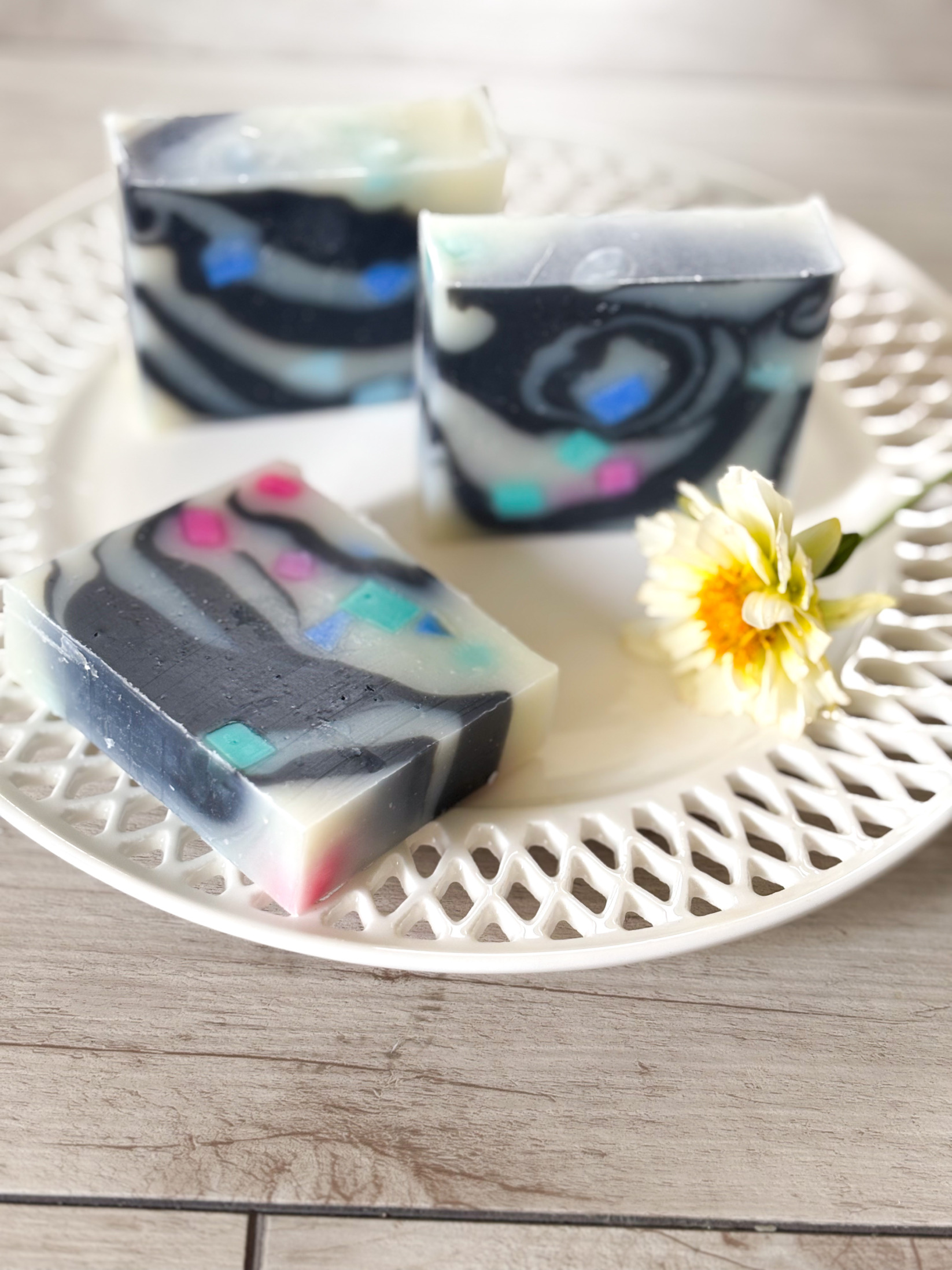 ブラックトルマリン珊瑚の石けん　レギュラー　