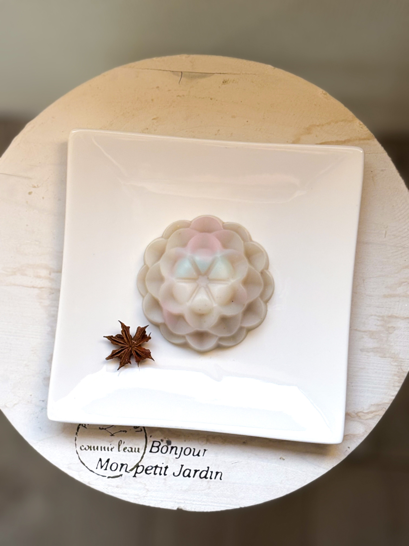 新作✨幸運の流れに乗る石けん プリズム　１月２３日より販売開始