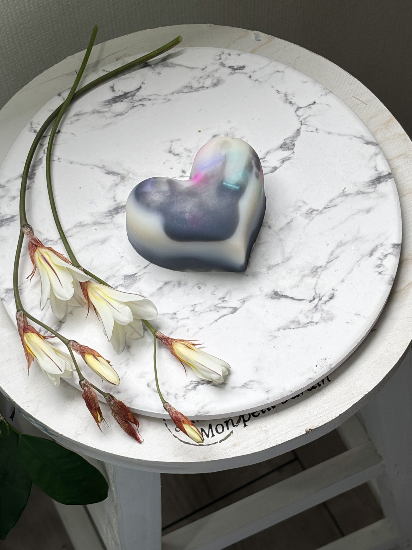 ブラックトルマリン珊瑚の石けん　ハート　